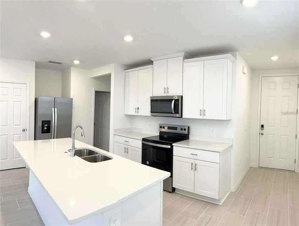 En Renta: $2,300 (3 camas, 2 baños, 1561 Pies cuadrados)