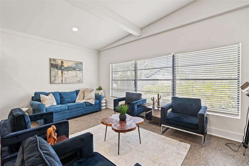 En Venta: $650,000 (2 camas, 2 baños, 1208 Pies cuadrados)