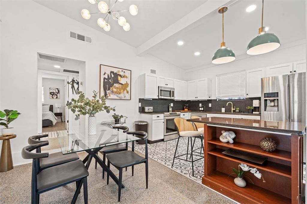 En Venta: $650,000 (2 camas, 2 baños, 1208 Pies cuadrados)