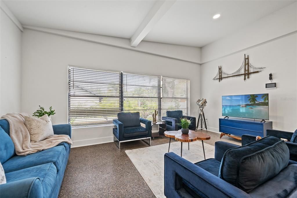 En Venta: $650,000 (2 camas, 2 baños, 1208 Pies cuadrados)