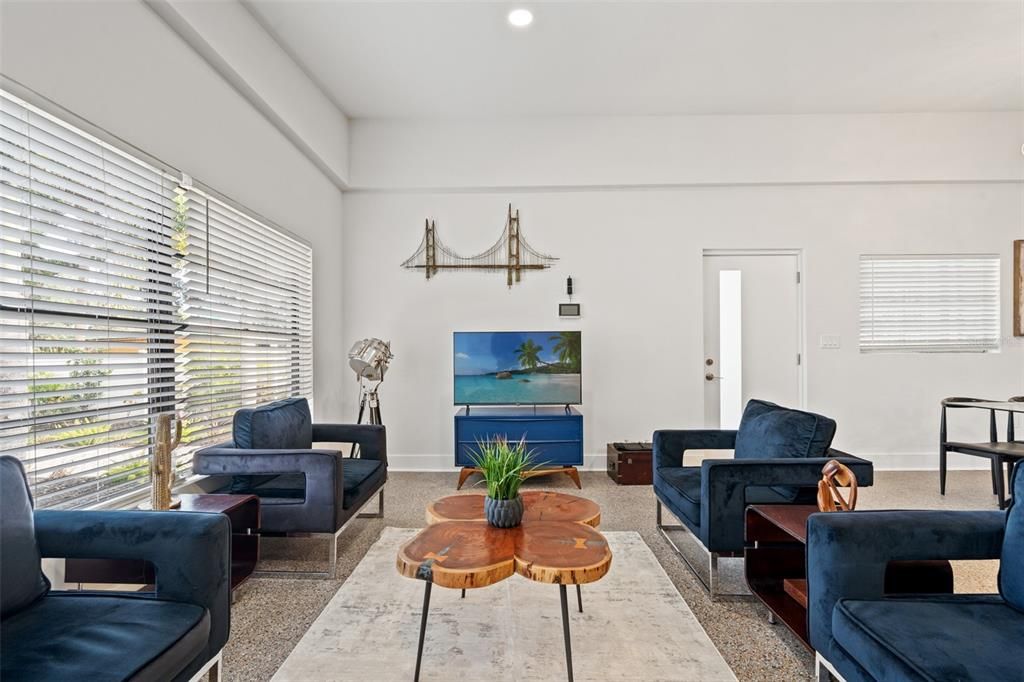 En Venta: $650,000 (2 camas, 2 baños, 1208 Pies cuadrados)