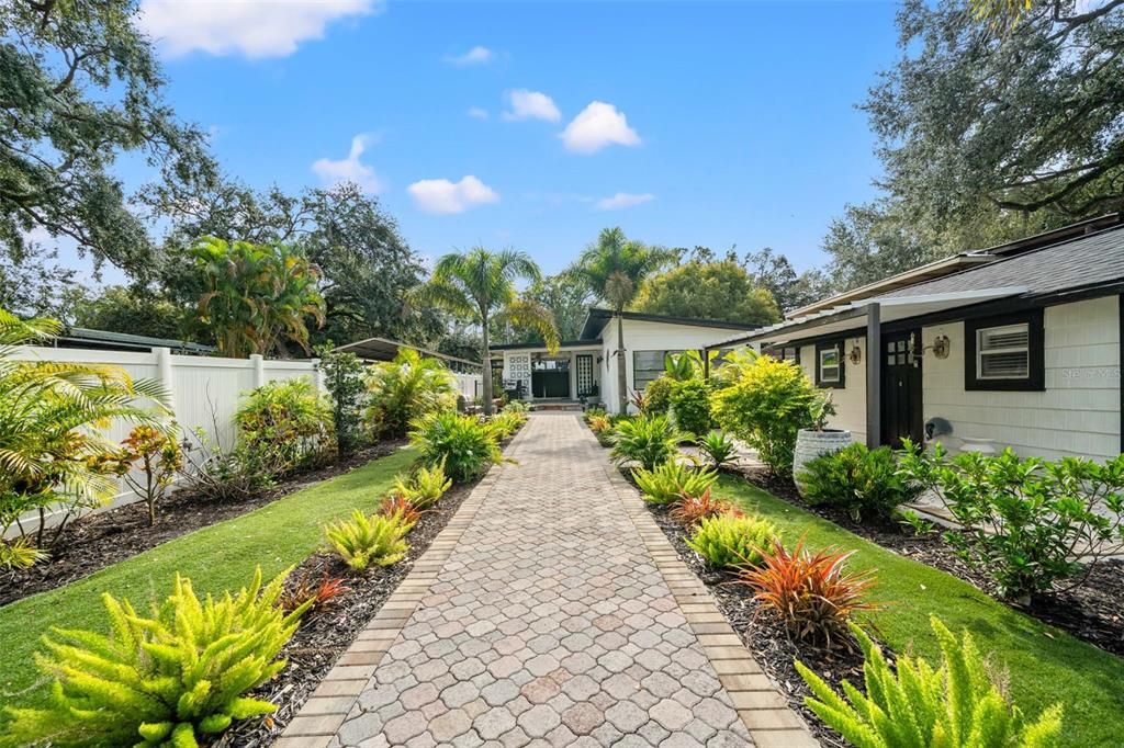 En Venta: $650,000 (2 camas, 2 baños, 1208 Pies cuadrados)