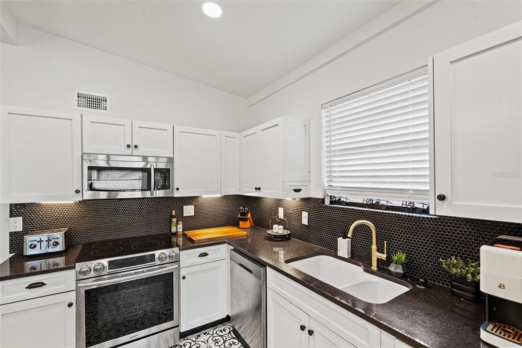 En Venta: $650,000 (2 camas, 2 baños, 1208 Pies cuadrados)