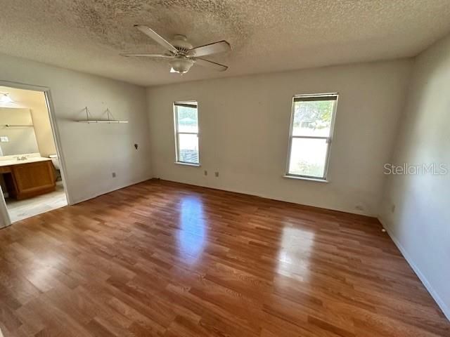 En Venta: $307,500 (3 camas, 2 baños, 1532 Pies cuadrados)