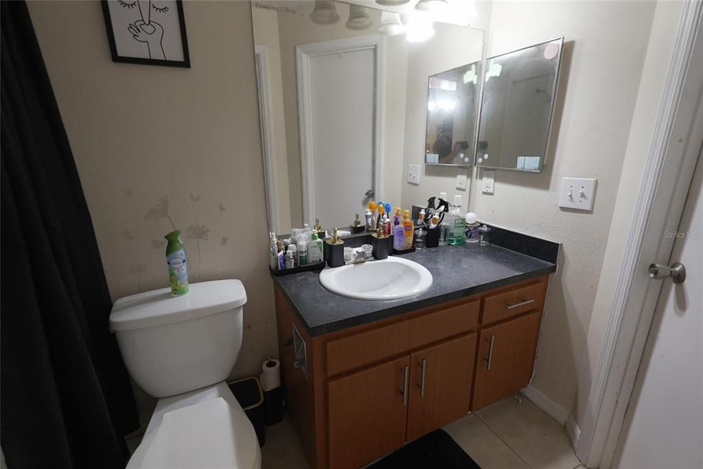 For Sale: $165,000 (2 beds, 2 baths, 932 Square Feet)