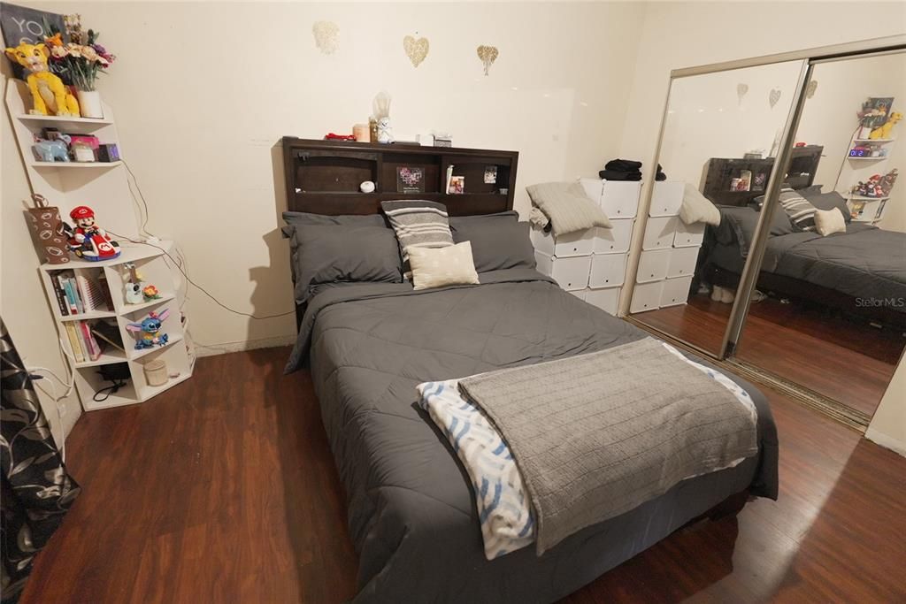 For Sale: $165,000 (2 beds, 2 baths, 932 Square Feet)