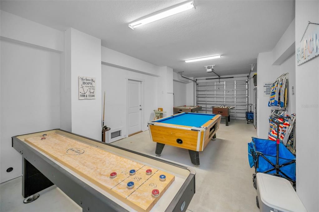 For Sale: $2,100,000 (4 beds, 3 baths, 1940 Square Feet)