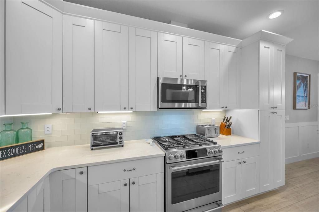 For Sale: $2,100,000 (4 beds, 3 baths, 1940 Square Feet)