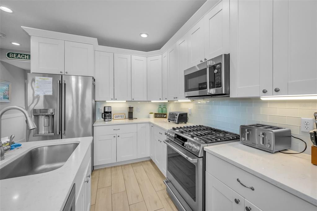 For Sale: $2,100,000 (4 beds, 3 baths, 1940 Square Feet)