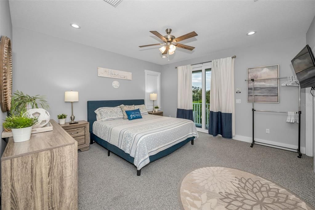 For Sale: $2,100,000 (4 beds, 3 baths, 1940 Square Feet)