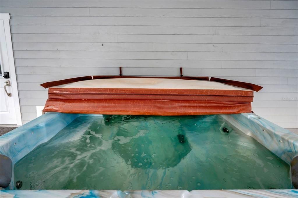 For Sale: $2,100,000 (4 beds, 3 baths, 1940 Square Feet)