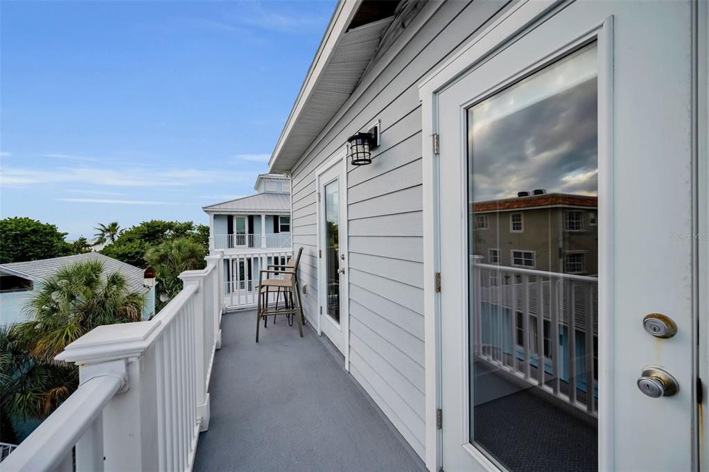 For Sale: $2,100,000 (4 beds, 3 baths, 1940 Square Feet)