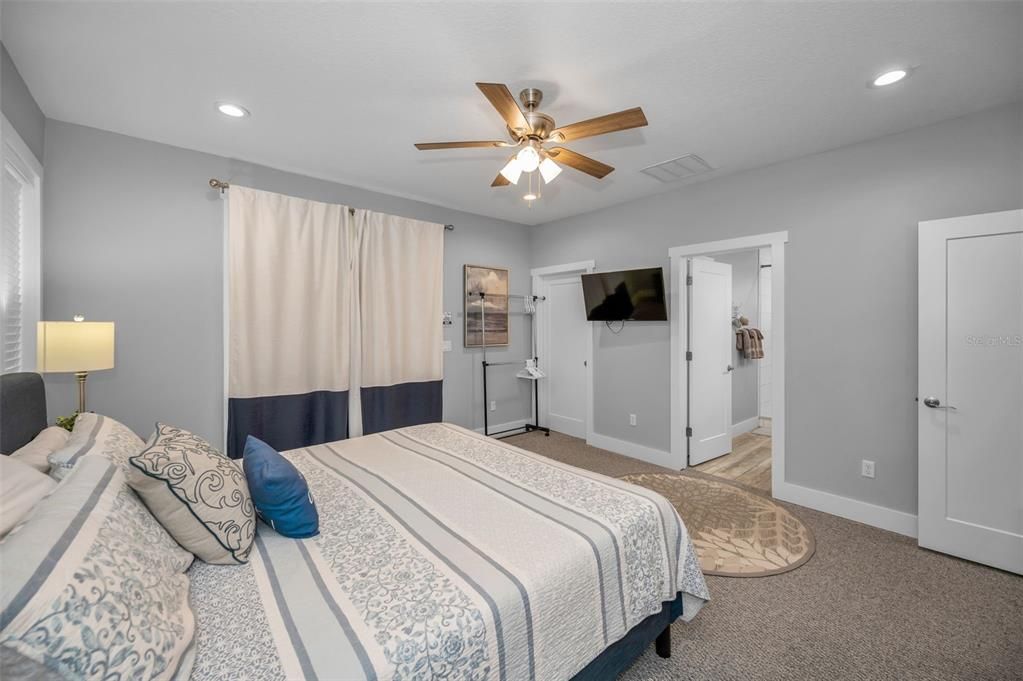 For Sale: $2,100,000 (4 beds, 3 baths, 1940 Square Feet)