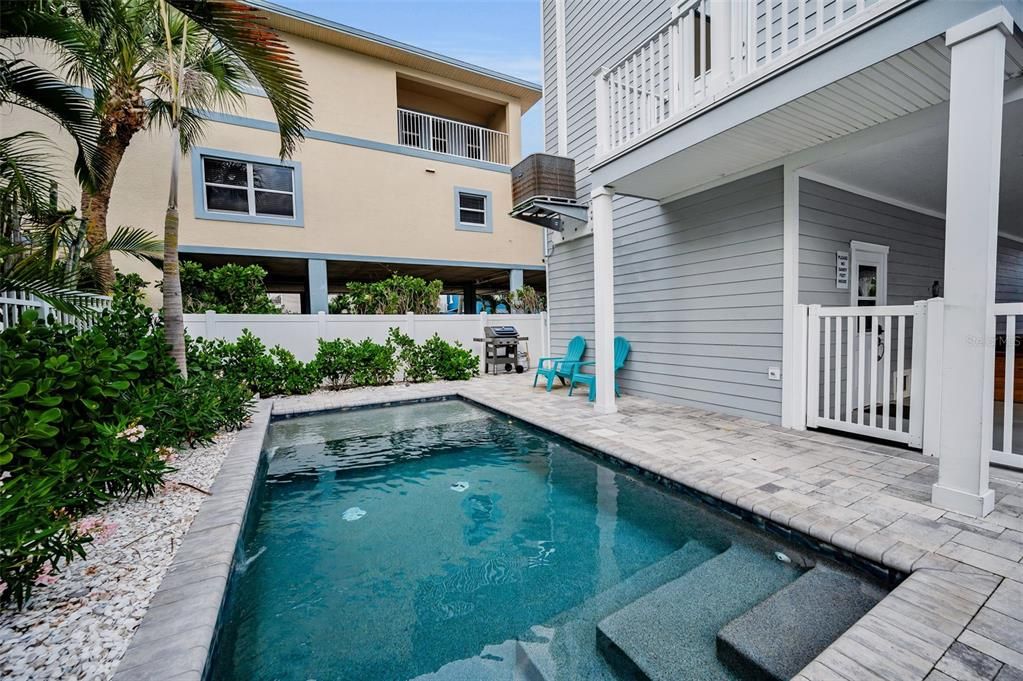 For Sale: $2,100,000 (4 beds, 3 baths, 1940 Square Feet)