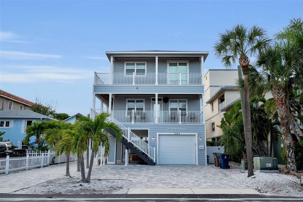 For Sale: $2,100,000 (4 beds, 3 baths, 1940 Square Feet)