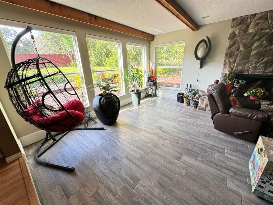 For Rent: $3,000 (4 beds, 2 baths, 2030 Square Feet)