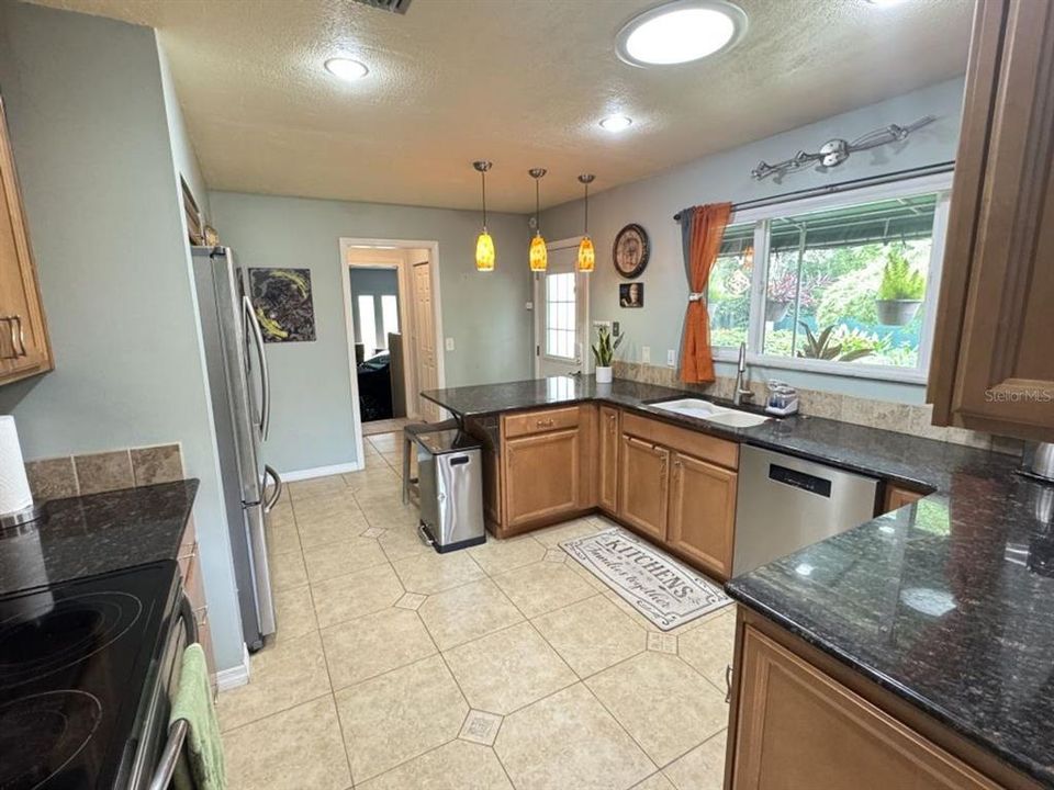 For Rent: $3,000 (4 beds, 2 baths, 2030 Square Feet)