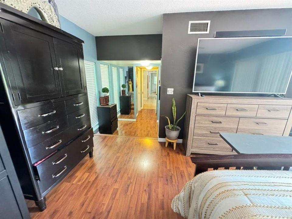 For Rent: $3,000 (4 beds, 2 baths, 2030 Square Feet)