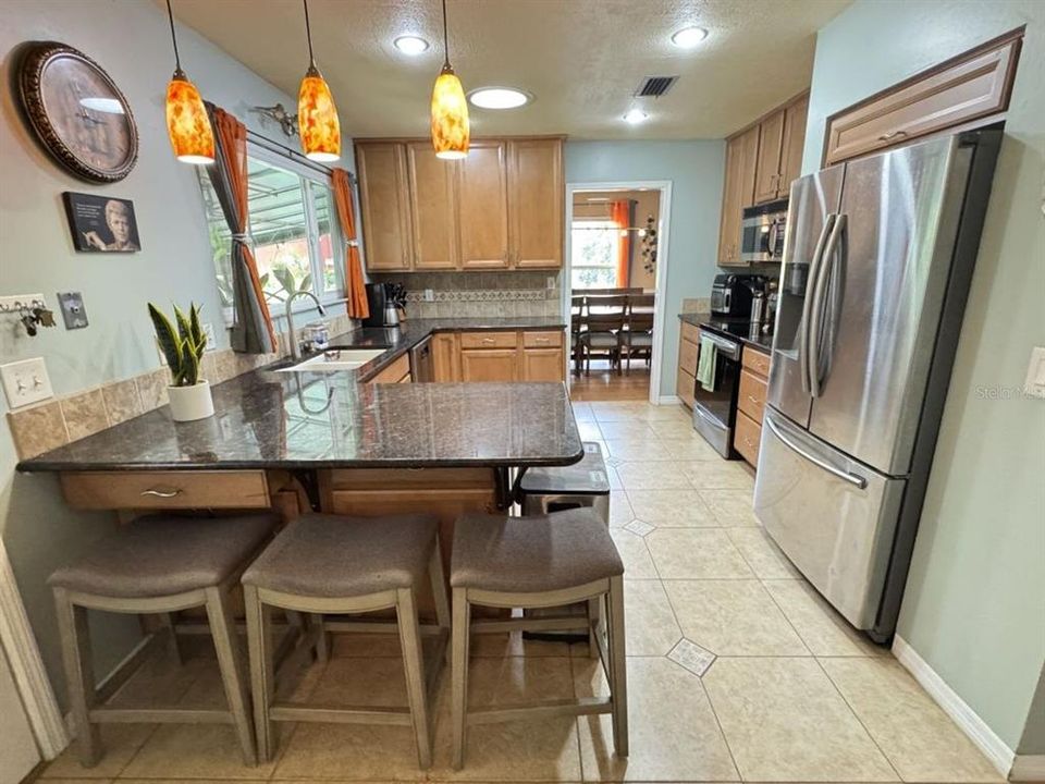 For Rent: $3,000 (4 beds, 2 baths, 2030 Square Feet)