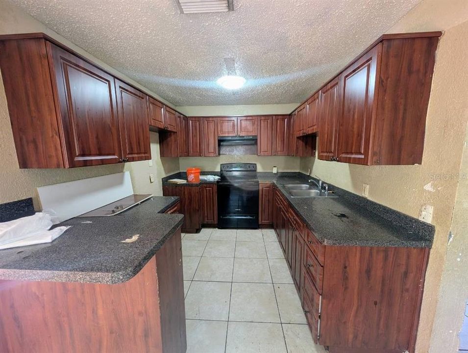 Active With Contract: $229,000 (3 beds, 2 baths, 1332 Square Feet)