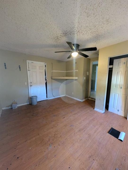 Active With Contract: $229,000 (3 beds, 2 baths, 1332 Square Feet)