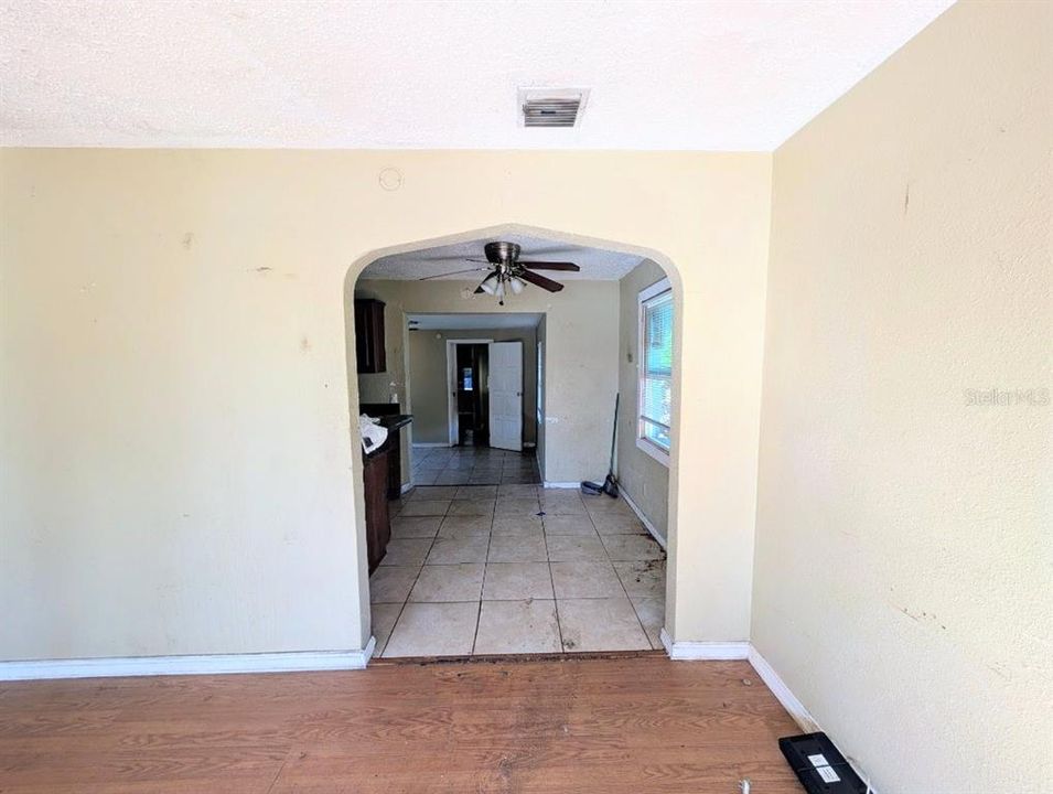 Active With Contract: $229,000 (3 beds, 2 baths, 1332 Square Feet)