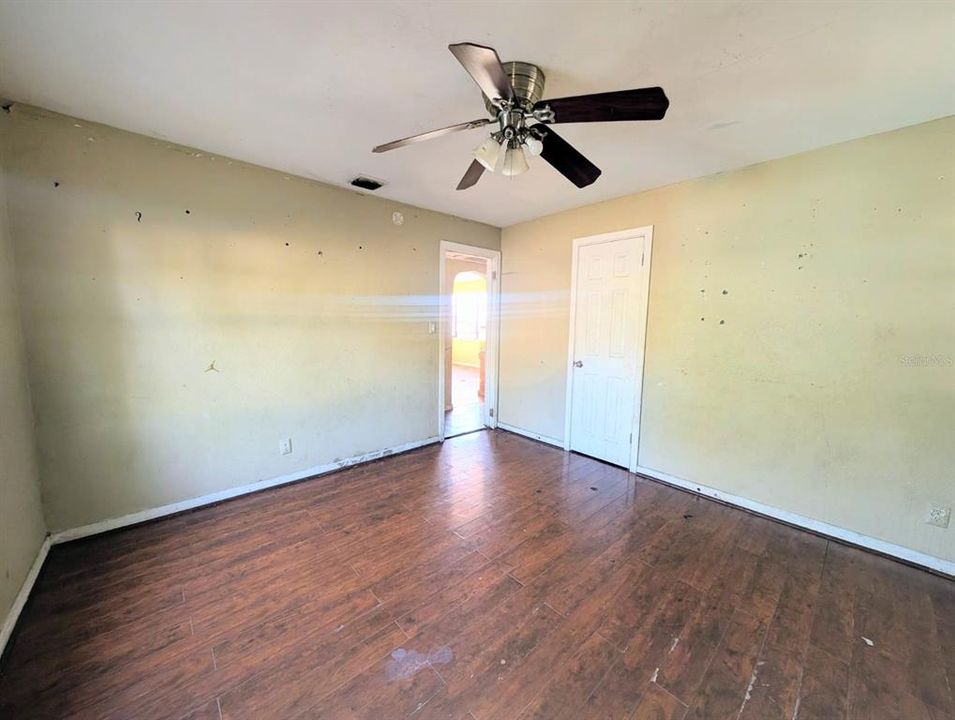 Active With Contract: $229,000 (3 beds, 2 baths, 1332 Square Feet)