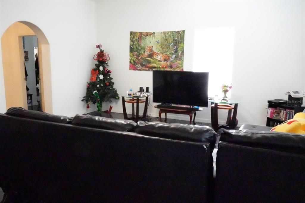 For Sale: $560,000 (4 beds, 2 baths, 2545 Square Feet)