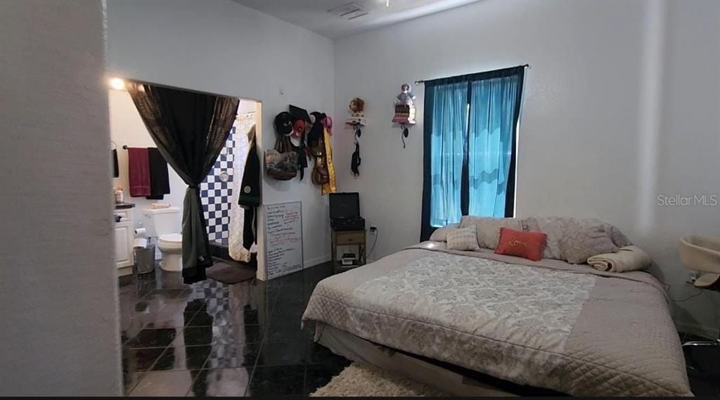 For Sale: $560,000 (4 beds, 2 baths, 2545 Square Feet)