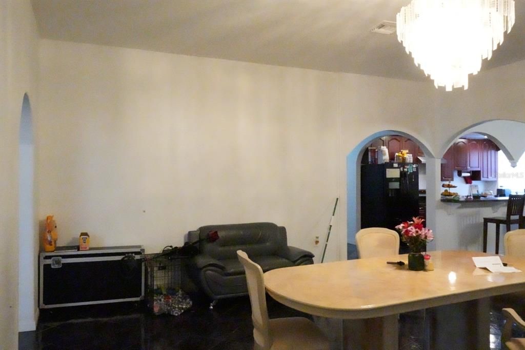 For Sale: $560,000 (4 beds, 2 baths, 2545 Square Feet)