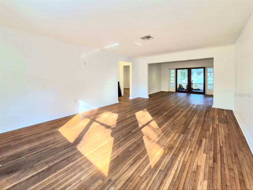 В аренду: $3,000 (2 спален, 1 ванн, 1246 Квадратных фут)