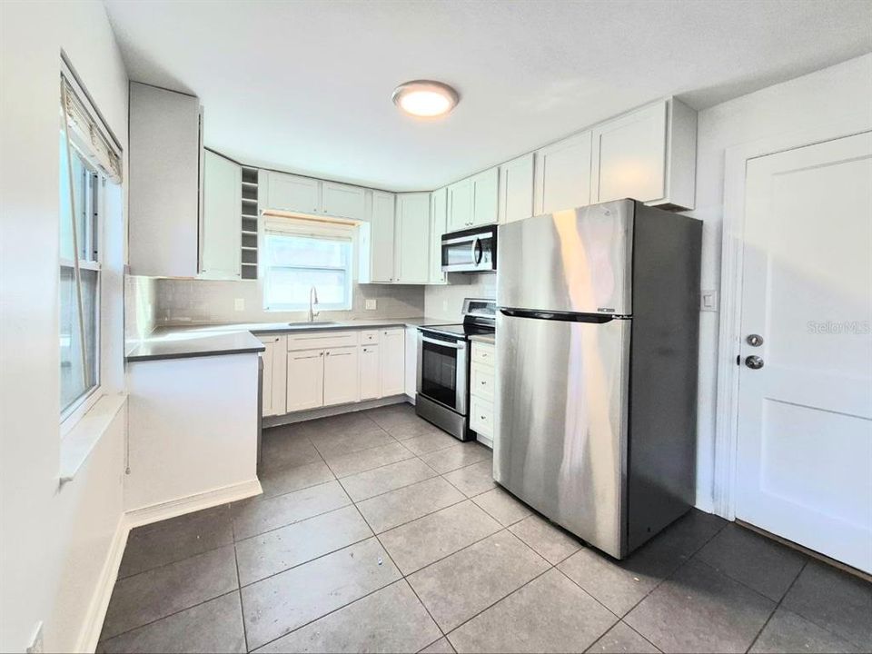 В аренду: $3,000 (2 спален, 1 ванн, 1246 Квадратных фут)