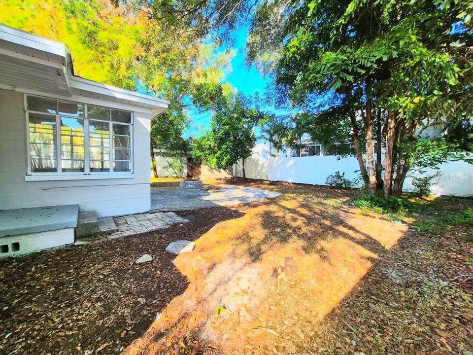 В аренду: $3,000 (2 спален, 1 ванн, 1246 Квадратных фут)