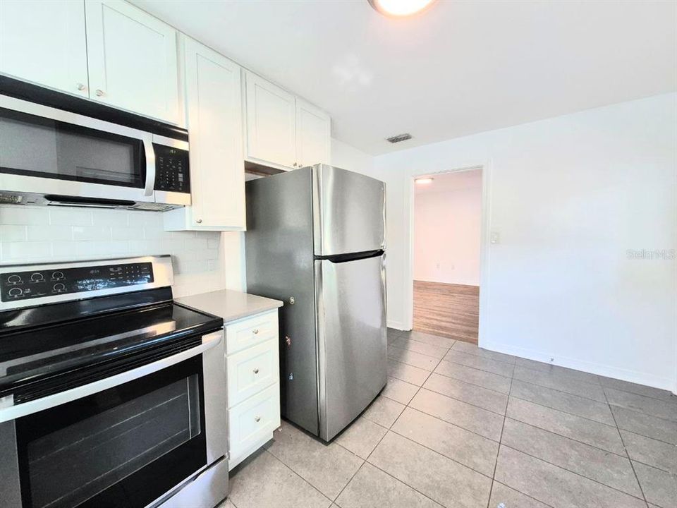 В аренду: $3,000 (2 спален, 1 ванн, 1246 Квадратных фут)