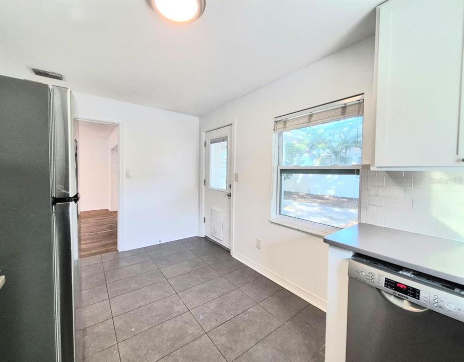 В аренду: $3,000 (2 спален, 1 ванн, 1246 Квадратных фут)