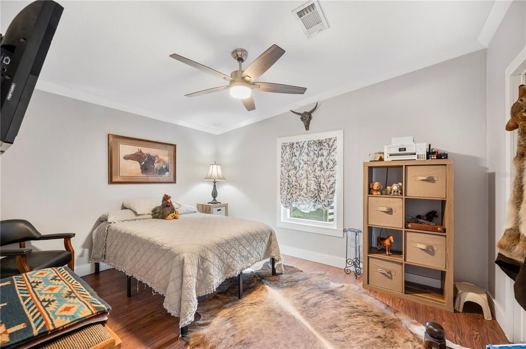 En Venta: $449,900 (4 camas, 2 baños, 2052 Pies cuadrados)