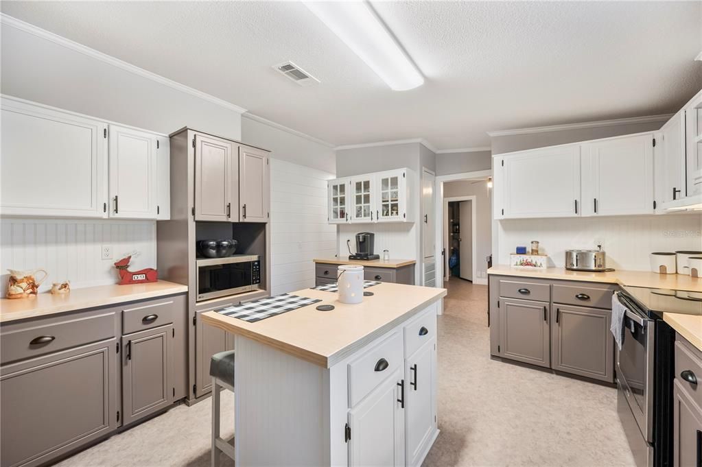 En Venta: $449,900 (4 camas, 2 baños, 2052 Pies cuadrados)