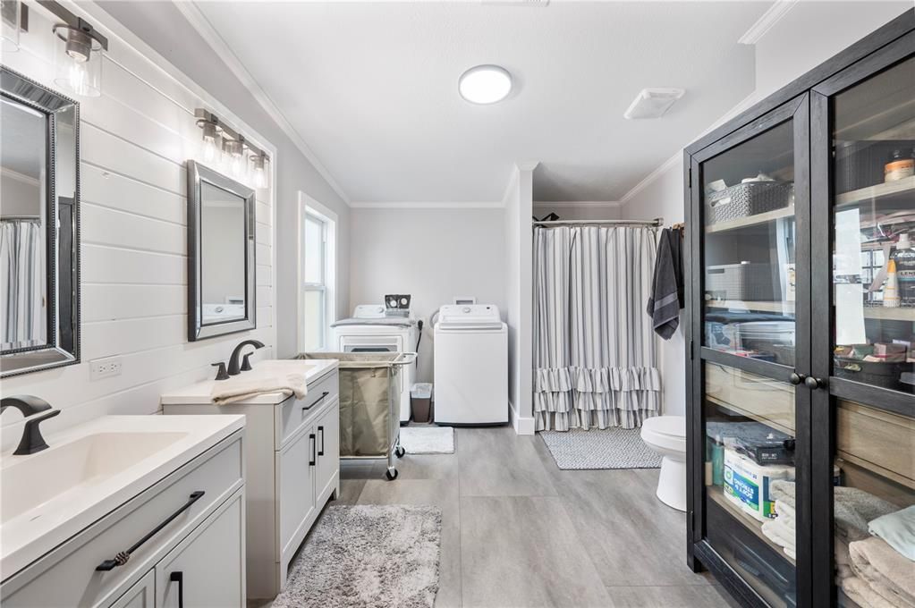 En Venta: $449,900 (4 camas, 2 baños, 2052 Pies cuadrados)