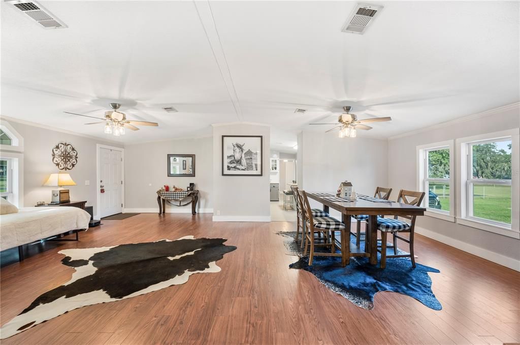 En Venta: $449,900 (4 camas, 2 baños, 2052 Pies cuadrados)