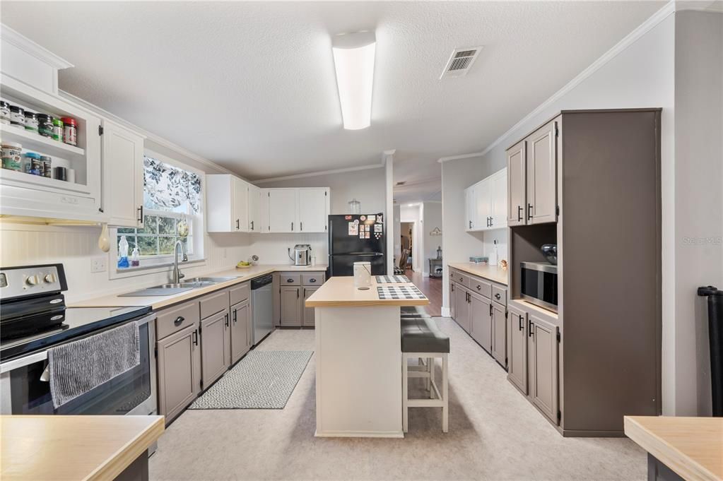 En Venta: $449,900 (4 camas, 2 baños, 2052 Pies cuadrados)