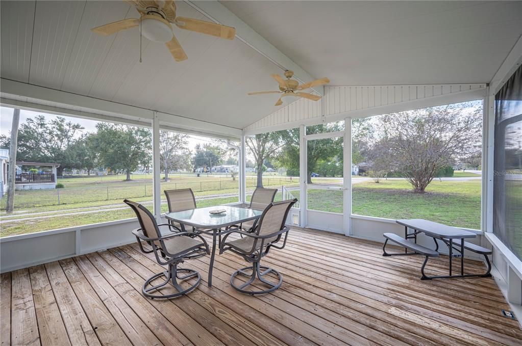 En Venta: $449,900 (4 camas, 2 baños, 2052 Pies cuadrados)