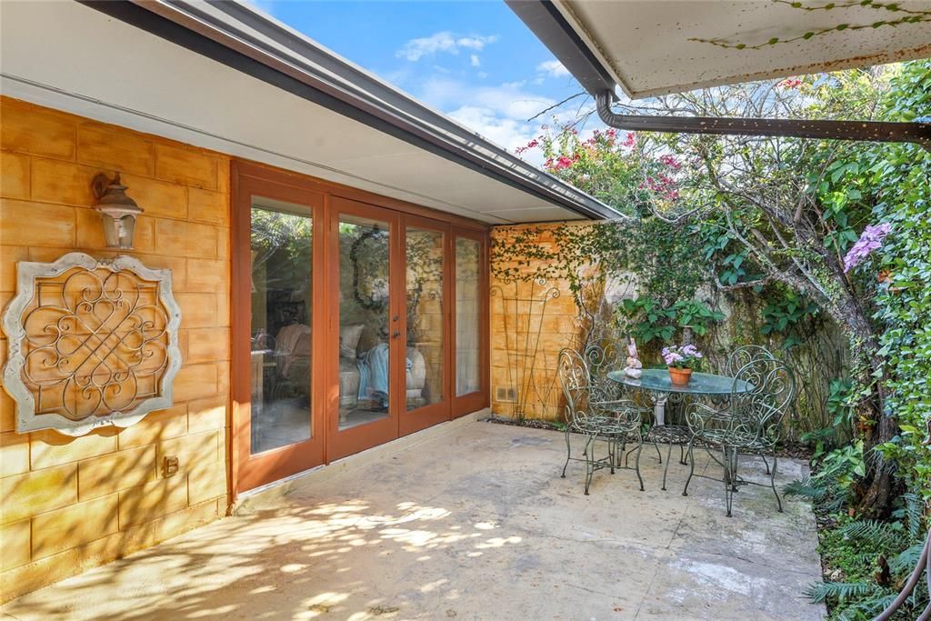 For Sale: $539,000 (4 beds, 2 baths, 1885 Square Feet)