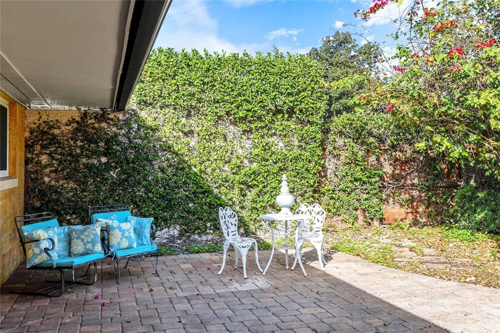 For Sale: $539,000 (4 beds, 2 baths, 1885 Square Feet)