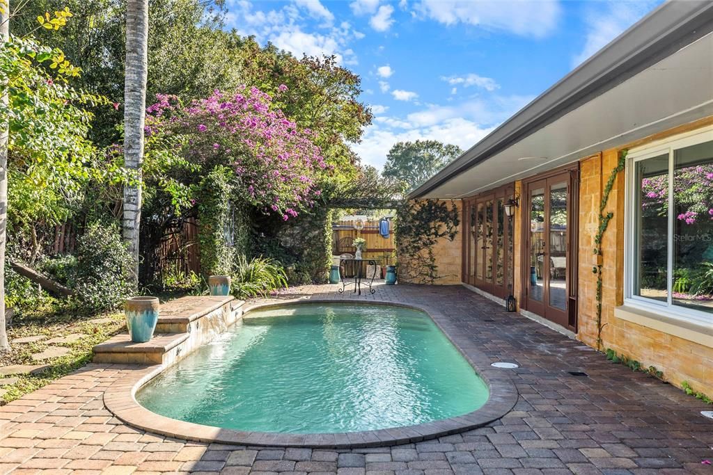 For Sale: $539,000 (4 beds, 2 baths, 1885 Square Feet)