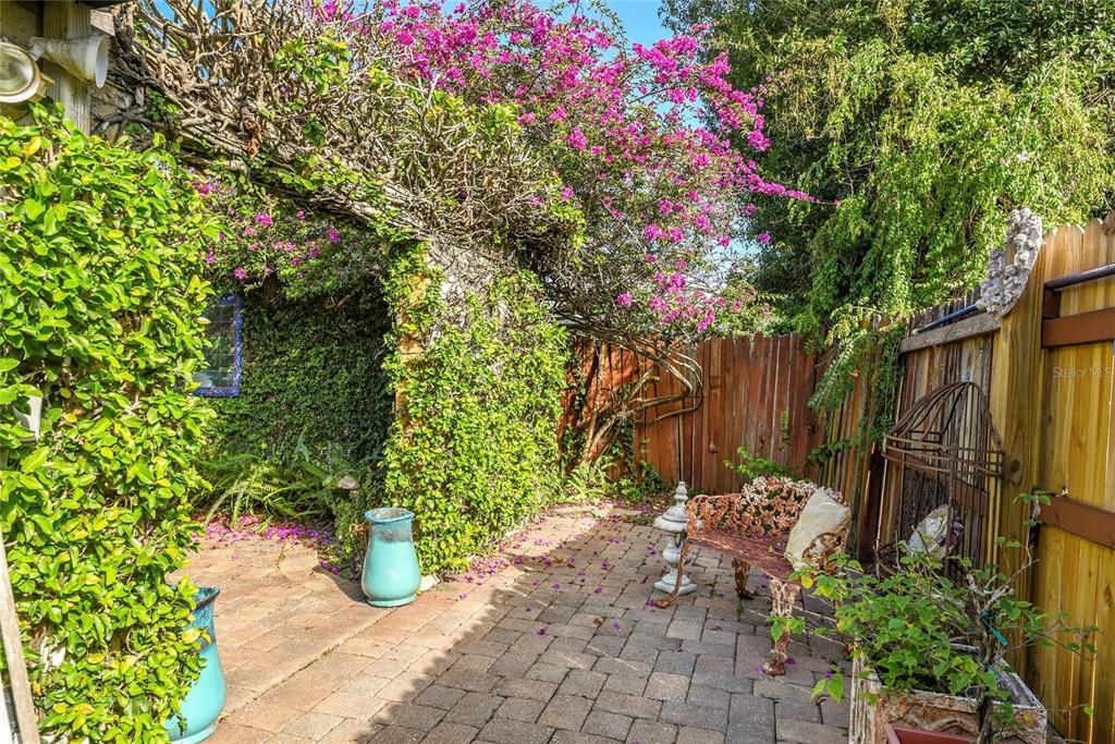 For Sale: $539,000 (4 beds, 2 baths, 1885 Square Feet)