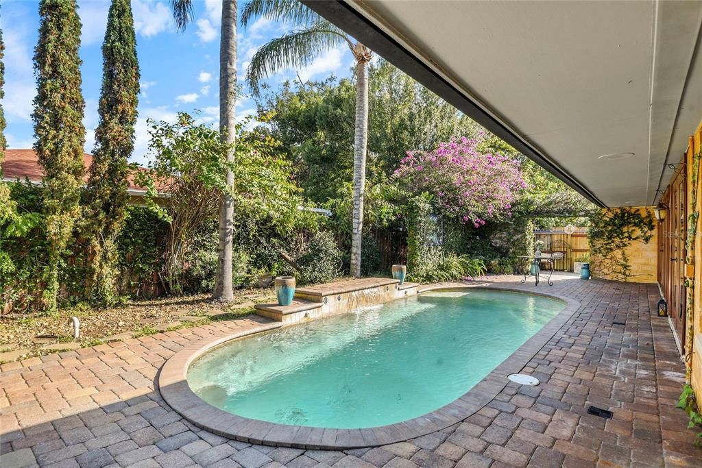 For Sale: $539,000 (4 beds, 2 baths, 1885 Square Feet)