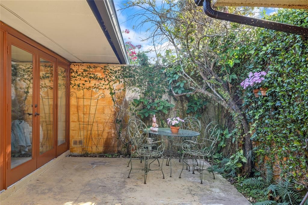 For Sale: $539,000 (4 beds, 2 baths, 1885 Square Feet)