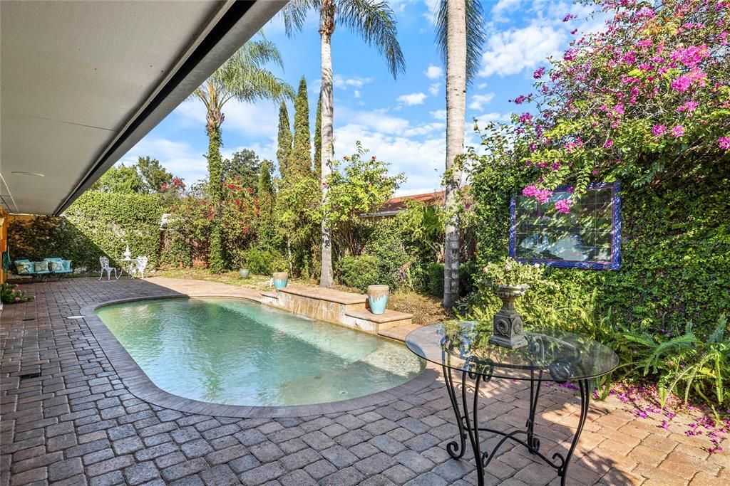 For Sale: $539,000 (4 beds, 2 baths, 1885 Square Feet)