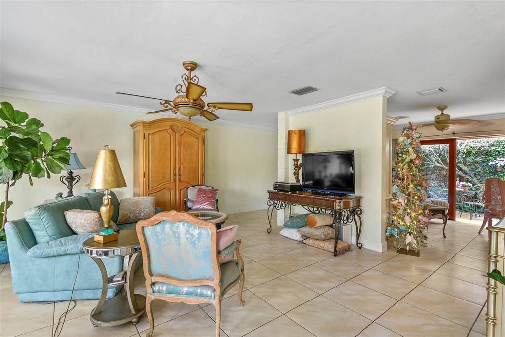 For Sale: $539,000 (4 beds, 2 baths, 1885 Square Feet)