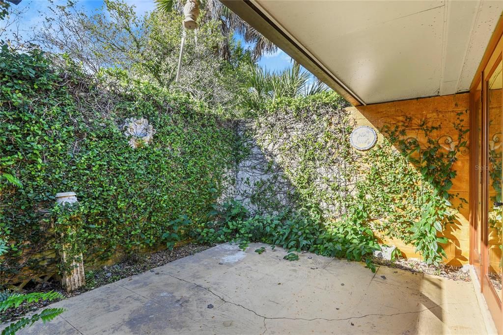 For Sale: $539,000 (4 beds, 2 baths, 1885 Square Feet)